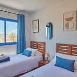 Holiday home Maria Del Mar 2 Minutes To Supermarkets, 10 Minutes To Marina Rubicon, Pool, High Speed Wifi *