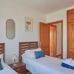 Maria Del Mar 2 Minutes To Supermarkets, 10 Minutes To Marina Rubicon, Pool, High Speed Wifi Holiday home *