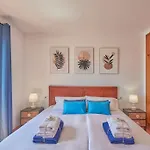 Holiday home Maria Del Mar 2 Minutes To Supermarkets, 10 Minutes To Marina Rubicon, Pool, High Speed Wifi