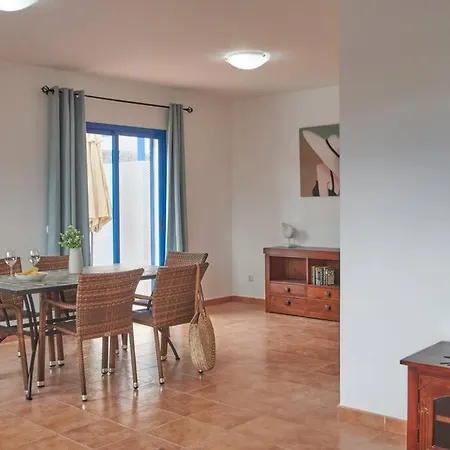 Maria Del Mar 2 Minutes To Supermarkets, 10 Minutes To Marina Rubicon, Pool, High Speed Wifi Hébergement de vacances