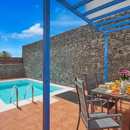 Maria Del Mar 2 Minutes To Supermarkets, 10 Minutes To Marina Rubicon, Pool, High Speed Wifi Hébergement de vacances *