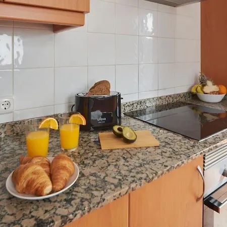 Hébergement de vacances Maria Del Mar 2 Minutes To Supermarkets, 10 Minutes To Marina Rubicon, Pool, High Speed Wifi Playa Blanca (Lanzarote)