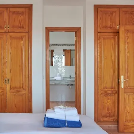 Maria Del Mar 2 Minutes To Supermarkets, 10 Minutes To Marina Rubicon, Pool, High Speed Wifi Hébergement de vacances