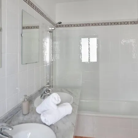 Hébergement de vacances Maria Del Mar 2 Minutes To Supermarkets, 10 Minutes To Marina Rubicon, Pool, High Speed Wifi Playa Blanca (Lanzarote)