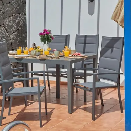 Hébergement de vacances Maria Del Mar 2 Minutes To Supermarkets, 10 Minutes To Marina Rubicon, Pool, High Speed Wifi Playa Blanca (Lanzarote)