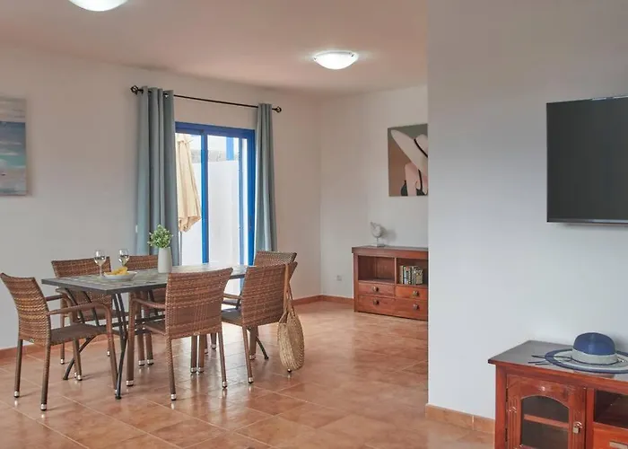 Maria Del Mar 2 Minutes To Supermarkets, 10 Minutes To Marina Rubicon, Pool, High Speed Wifi Hébergement de vacances