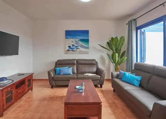 Maria Del Mar 2 Minutes To Supermarkets, 10 Minutes To Marina Rubicon, Pool, High Speed Wifi Hébergement de vacances