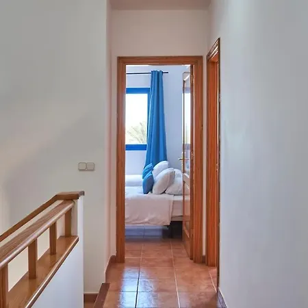 펜션 Maria Del Mar 2 Minutes To Supermarkets, 10 Minutes To Marina Rubicon, Pool, High Speed Wifi *