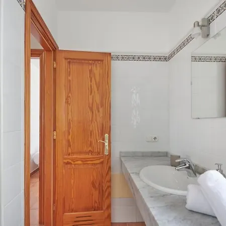 Maria Del Mar 2 Minutes To Supermarkets, 10 Minutes To Marina Rubicon, Pool, High Speed Wifi *