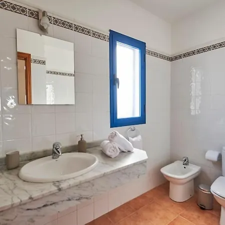 Maria Del Mar 2 Minutes To Supermarkets, 10 Minutes To Marina Rubicon, Pool, High Speed Wifi * 플라야블랑카