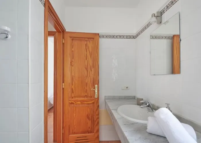 Maria Del Mar 2 Minutes To Supermarkets, 10 Minutes To Marina Rubicon, Pool, High Speed Wifi *