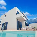 Holiday home Maria Del Mar 2 Minutes To Supermarkets, 10 Minutes To Marina Rubicon, Pool, High Speed Wifi Playa Blanca (Lanzarote)