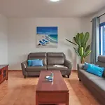 Maria Del Mar 2 Minutes To Supermarkets, 10 Minutes To Marina Rubicon, Pool, High Speed Wifi Holiday home