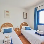 Maria Del Mar 2 Minutes To Supermarkets, 10 Minutes To Marina Rubicon, Pool, High Speed Wifi Holiday home Playa Blanca (Lanzarote)