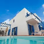 Maria Del Mar 2 Minutes To Supermarkets, 10 Minutes To Marina Rubicon, Pool, High Speed Wifi Holiday home Playa Blanca (Lanzarote)