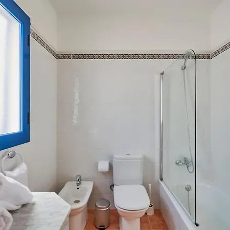 Maria Del Mar 2 Minutes To Supermarkets, 10 Minutes To Marina Rubicon, Pool, High Speed Wifi