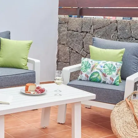 Maria Del Mar 2 Minutes To Supermarkets, 10 Minutes To Marina Rubicon, Pool, High Speed Wifi